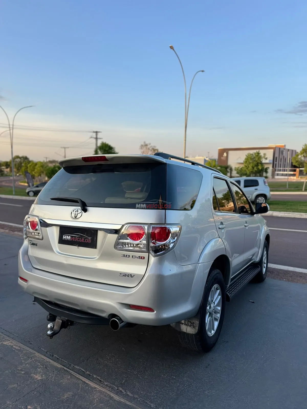 Toyota Hilux SW4 SRV D4-D 4x4 3.0 TDI Dies. Aut 2015