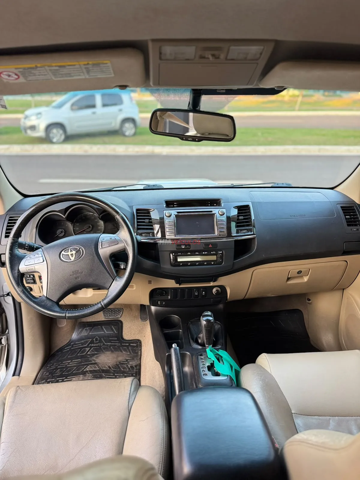 Toyota Hilux SW4 SRV D4-D 4x4 3.0 TDI Dies. Aut 2015